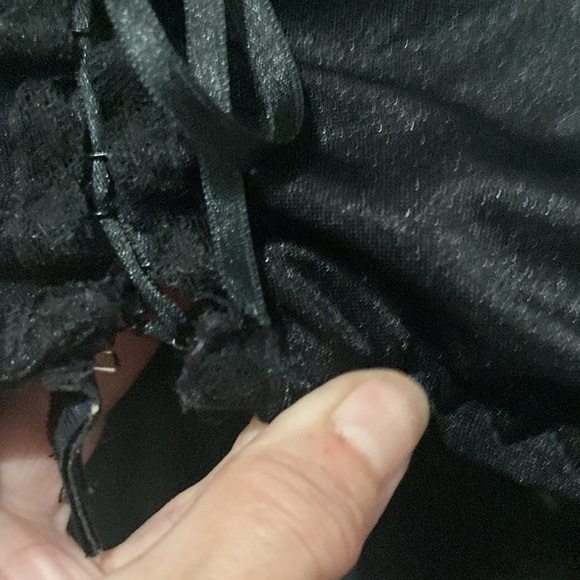 Vintage Black Lace Rose Corset w/ hook~n~eye secured front & back. Pre ~loved - Picture 8 of 14